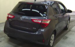 Toyota Vitz/Yaris (Hybrid) – Gray – 2017