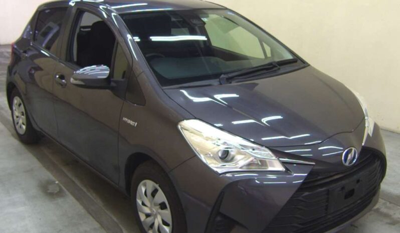 Toyota Vitz/Yaris (Hybrid) – Gray – 2017