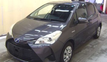 Toyota Vitz/Yaris (Hybrid) – Gray – 2017 full