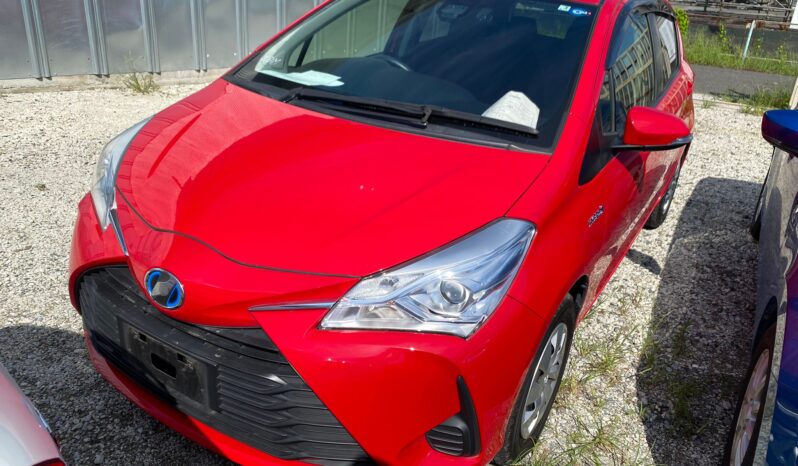 Toyota Vitz/Yaris (Hybrid) – Red – 2017