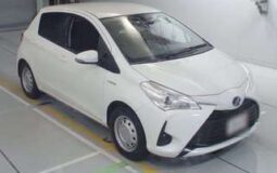 Toyota Vitz/Yaris (Hybrid) – White – 2018 – 49,000 KM