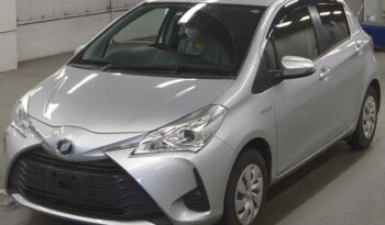 2017 Toyota Vitz/Yaris – Silver – 52,000 KM full