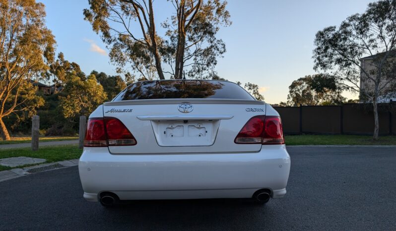 2007 Toyota Crown Athlete – White full
