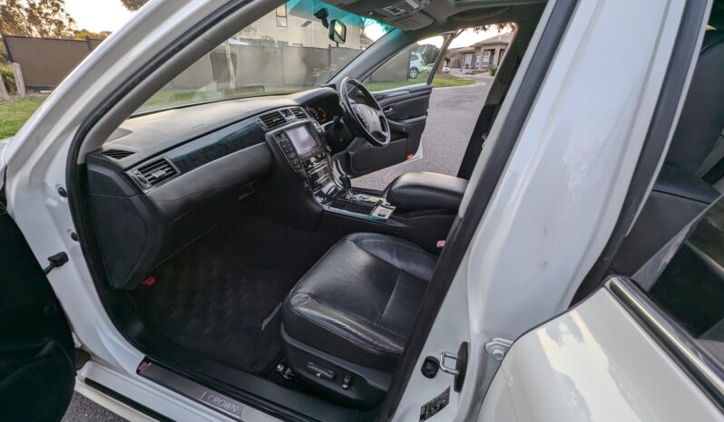 2007 Toyota Crown Athlete – White full