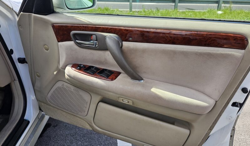 2007 Toyota Crown Athelete V – White – 87,683 KM full