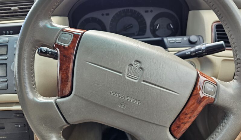 2007 Toyota Crown Athelete V – White – 87,683 KM full
