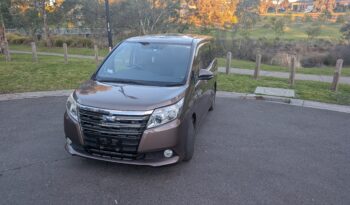 2014 Toyota Noah Brown 103,305 KM full
