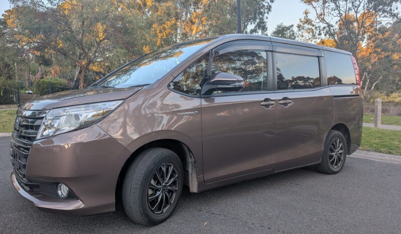 2014 Toyota Noah Brown 103,305 KM full