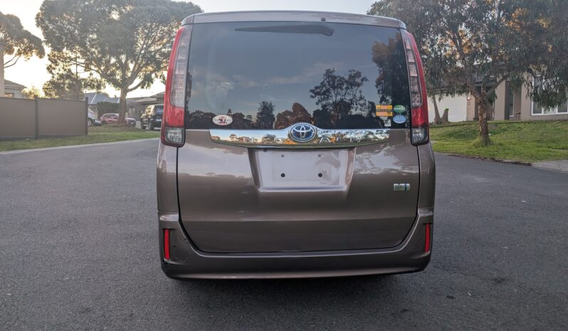 2014 Toyota Noah Brown 103,305 KM full