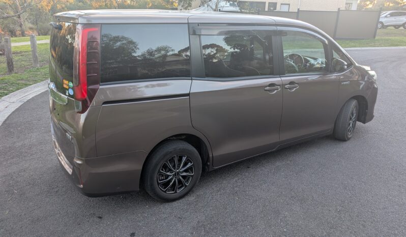 2014 Toyota Noah Brown 103,305 KM full