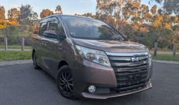 2014 Toyota Noah Brown 103,305 KM full