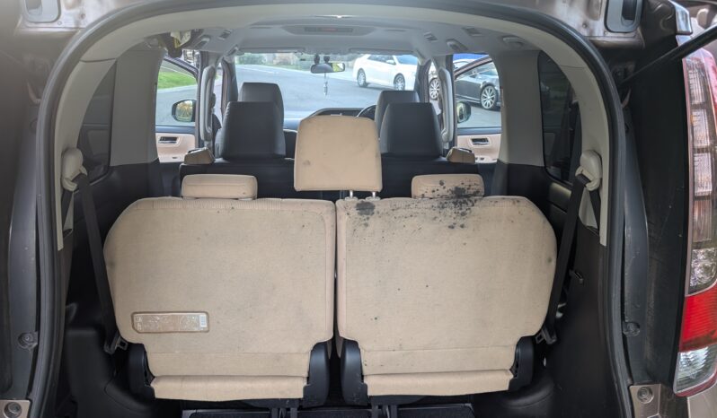 2014 Toyota Noah Brown 103,305 KM full