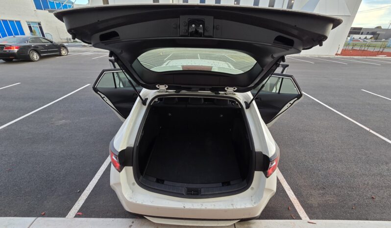 2020 Toyota Corolla Hybrid 108,991 KM