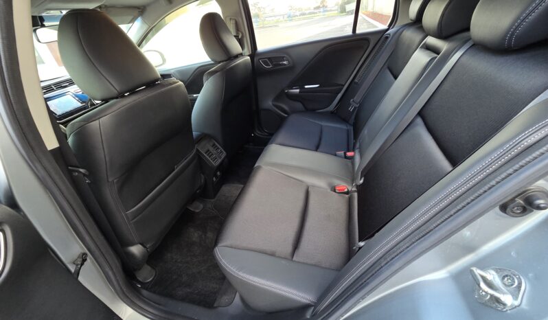 2015 Honda Grace Grey 96,004 KM full