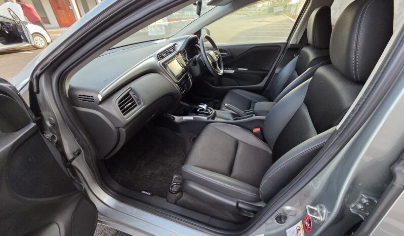 2015 Honda Grace Grey 96,004 KM full