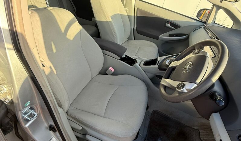 2010 Toyota Prius Silver 93,022 KM full