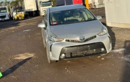 2016 Toyota Prius V / Alpha Silver 95,488 KM