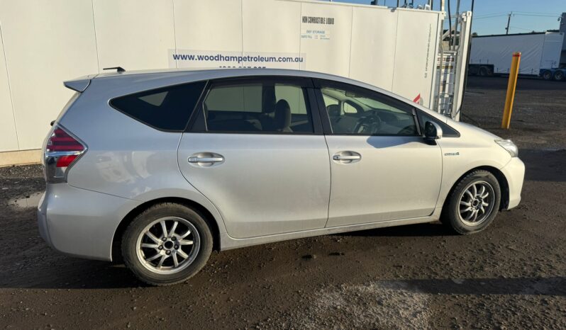 2016 Toyota Prius V / Alpha Silver 95,488 KM full