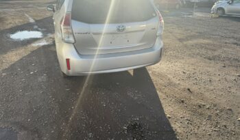 2016 Toyota Prius V / Alpha Silver 95,488 KM full