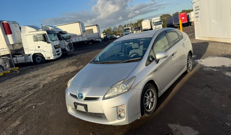 2011 Toyota Prius Silver 35,279 KM full