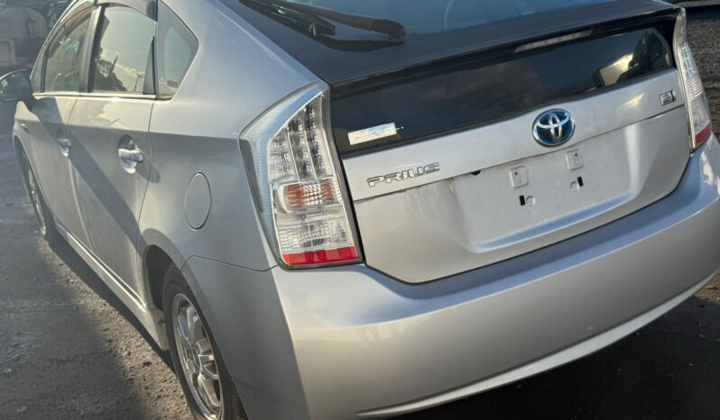 2011 Toyota Prius Silver 35,279 KM full