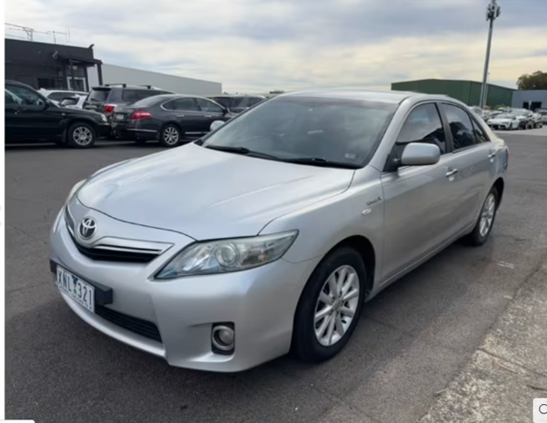 2009 Toyota Camry Silver Hybrid 253,146 KM