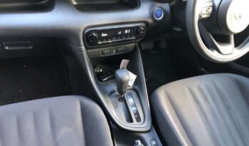 2022 TOYOTA YARIS full