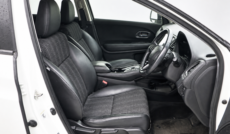 2014 Honda Vezel Hybrid – White full