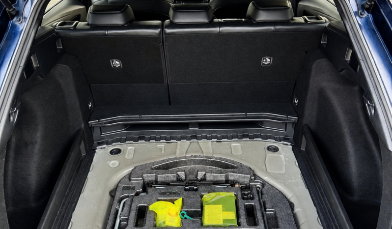 2020 Toyota Corolla Touring Hybrid – Dark Blue – 88,383 km full
