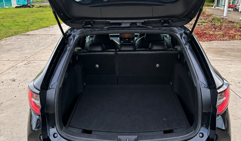 2020 Toyota Corolla Touring Hybrid – Dark Blue – 88,383 km full