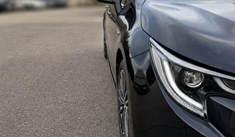 2020 Toyota Corolla Touring Hybrid – Dark Blue – 88,383 km full