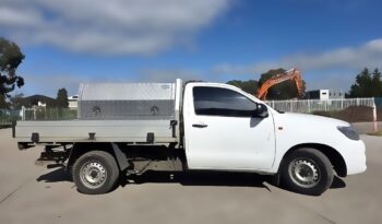 2014 Toyota Hilux Automatic Petrol 2WD – White full