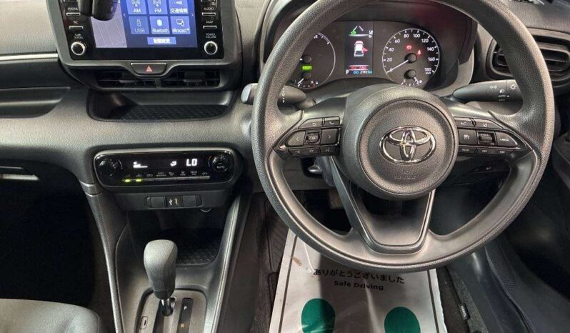 2023 Toyota Yaris Hybrid – White – 21,951 km – In Transit full