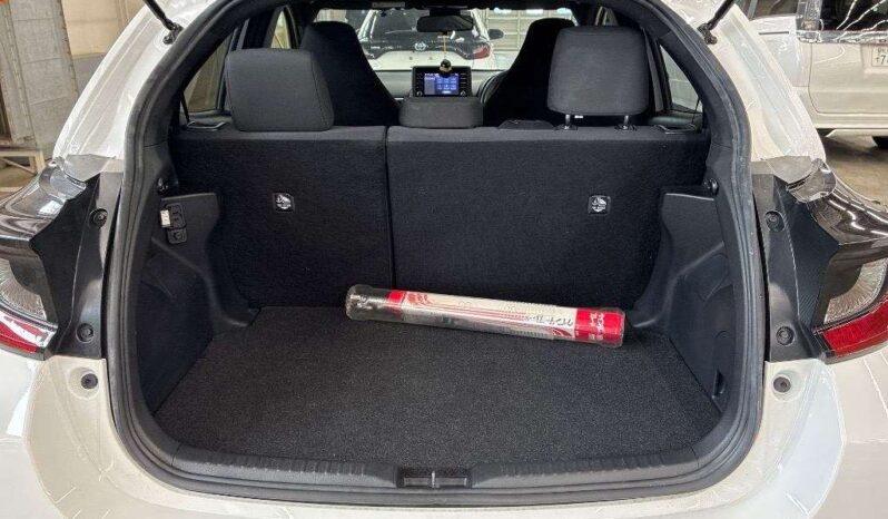 2023 Toyota Yaris Hybrid – White – 21,951 km – In Transit full