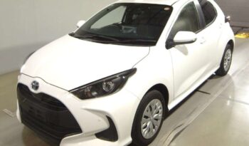 Toyota Yaris – White front exterior