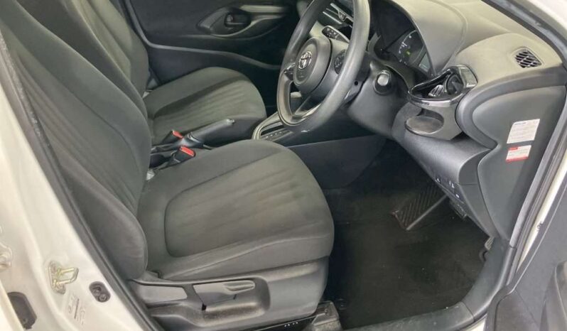 Toyota Yaris – White – In Transit full