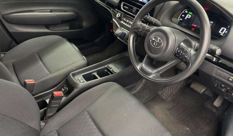 Toyota Aqua Hybrid – Silver – In Transit full