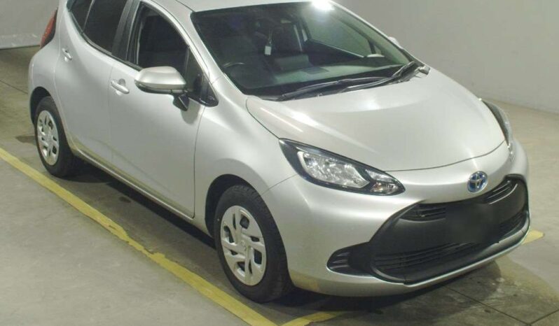 Toyota Aqua Hybrid – Silver front exterior