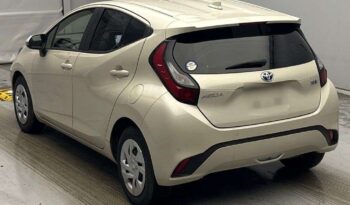 Toyota Aqua Hybrid – Gold – In Transit full