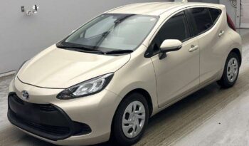 Toyota Aqua Hybrid – Gold – In Transit full