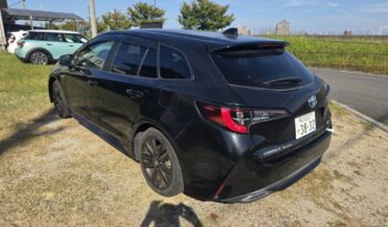 Toyota Corolla Touring Hybrid – Black – In Transit full