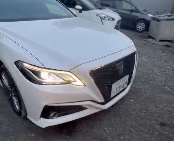 Toyota Crown Hybrid – Sold full