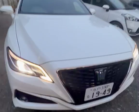 Toyota Crown Hybrid front exterior